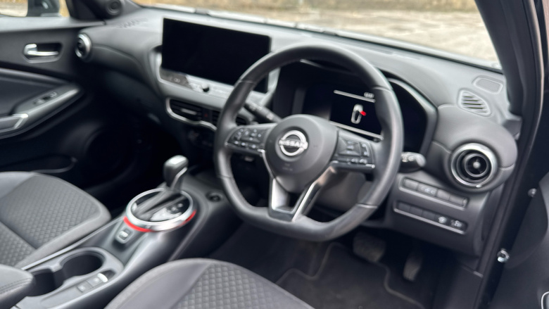 Nissan Juke 1.0 DiG-T N-Connecta 5dr DCT Petrol Hatchback
